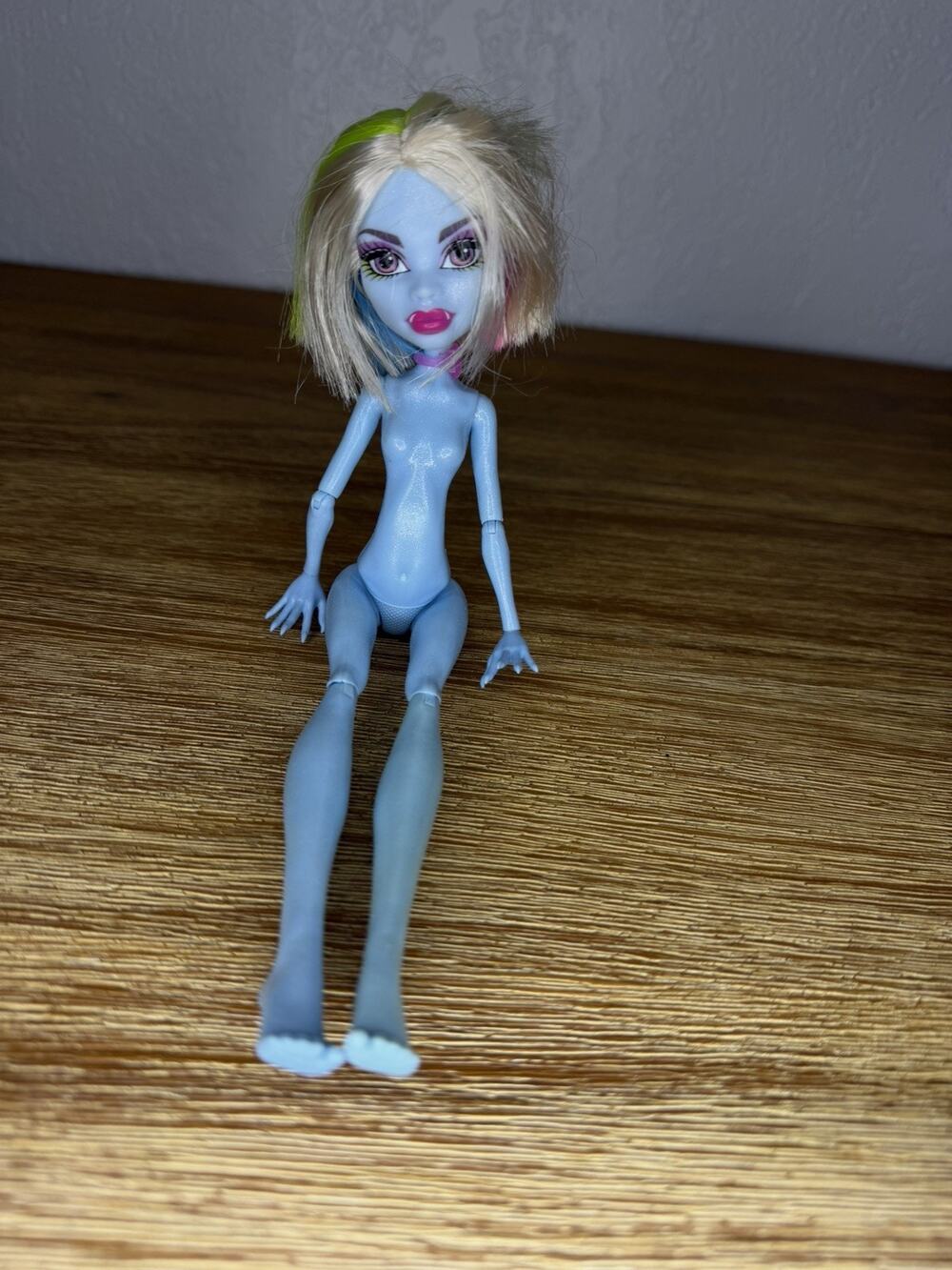 Monster High Doll Skultimate Roller Maze Abbey Bominable glittery